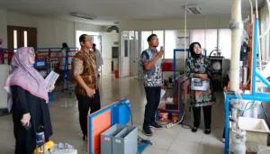 UNSERA Terima Kunjungan UGM untuk Penguatan Laboratorium dan Pengembangan Kolaborasi Akademik