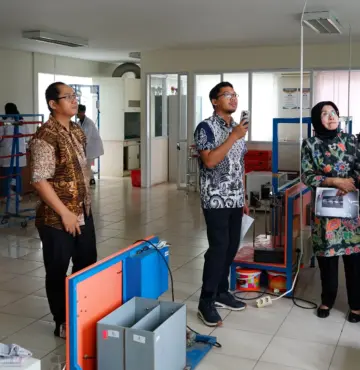 UNSERA Terima Kunjungan UGM untuk Penguatan Laboratorium dan Pengembangan Kolaborasi Akademik