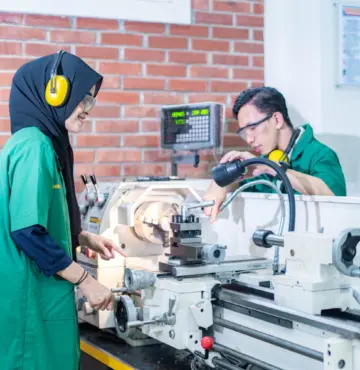 Rahasia Anak Lab Fakultas Teknik UNSERA: Kerja Cepat, Hasil Mantap!