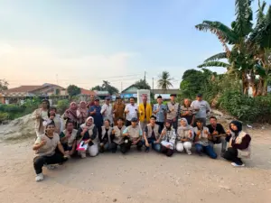 KKM 40 Universitas Serang Raya Resmikan dan Serahkan Rocket Stove Minim Asap di Desa Kramatwatu